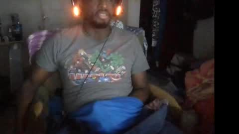 rocker n queen online show from November 18, 2025, 1:26 pm