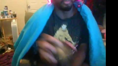 rocker n queen online show from November 24, 2025, 4:51 pm