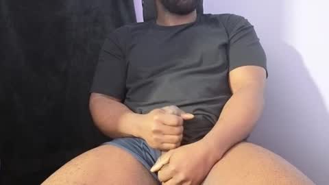 Snapshot of bbcthomas123112 chatting on February 14, 2025, 8:42 am bbcthomas123112 online show from February 14, 2025, 8:42 am