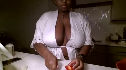 bbgirlcocoa online show from May 16, 2026, 6:07 pm