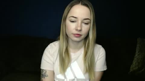 Snapshot of bbgirlnextdoor chatting on January 5, 2026, 6:33 pm bbgirlnextdoor online show from January 5, 2026, 6:33 pm