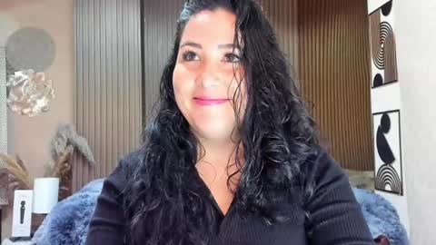 Snapshot of bbwluxurymuse chatting on May 28, 2026, 11:40 am bbwluxurymuse online show from May 28, 2026, 11:40 am