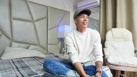 Helena  Evan online show from January 6, 2026, 11:47 am