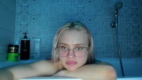 Summer BABY online show from December 22, 2024, 8:03 pm
