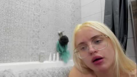 Summer BABY online show from September 24, 2025, 5:27 pm