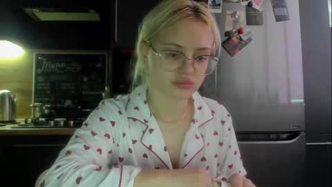 Summer BABY online show from October 24, 2025, 12:56 pm