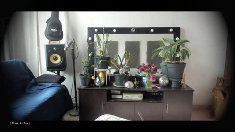 Snapshot of be_lov chatting on May 25, 2026, 8:26 pm Call me Bells Next Stream on Wednesday Feb 26 online show from May 25, 2026, 8:26 pm