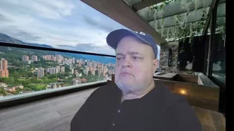 Snapshot of bear4muscle chatting on October 4, 2025, 6:17 pm Dookie online show from October 4, 2025, 6:17 pm