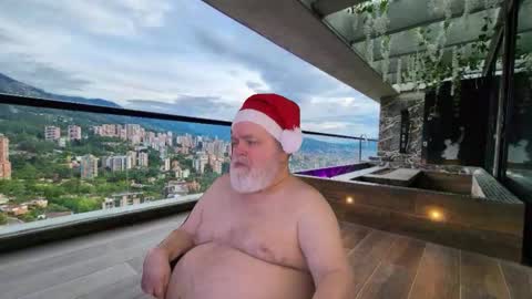 Snapshot of bear4muscle chatting on December 20, 2025, 6:48 pm Dookie online show from December 20, 2025, 6:48 pm