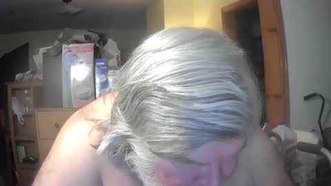 Snapshot of bear8620 chatting on March 26, 2026, 10:43 am bear online show from March 26, 2026, 10:43 am