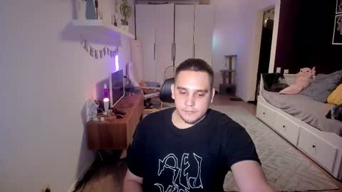 bear_beer130 online show from November 10, 2025, 4:39 pm