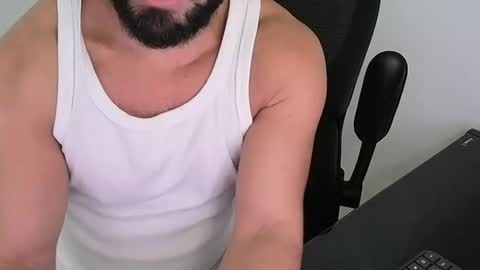 Snapshot of beard_top_guy chatting on May 28, 2026, 2:25 pm Beard Guy online show from May 28, 2026, 2:25 pm