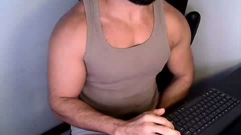 Snapshot of beard_top_guy chatting on June 25, 2026, 10:47 pm Beard Guy online show from June 25, 2026, 10:47 pm