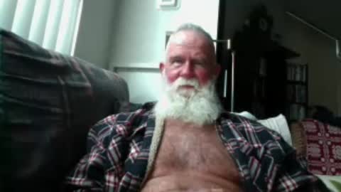 Snapshot of beardbushy chatting on June 14, 2026, 5:15 pm beardbushy online show from June 14, 2026, 5:15 pm