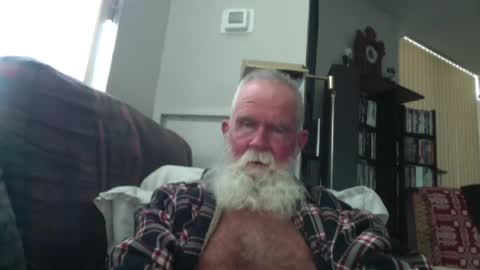 Snapshot of beardbushy chatting on July 3, 2026, 4:46 pm beardbushy online show from July 3, 2026, 4:46 pm