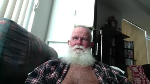 Snapshot of beardbushy chatting on July 5, 2026, 6:26 pm beardbushy online show from July 5, 2026, 6:26 pm