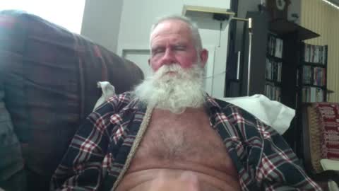 Snapshot of beardbushy chatting on July 10, 2026, 4:20 pm beardbushy online show from July 10, 2026, 4:20 pm