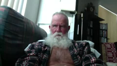 Snapshot of beardbushy chatting on July 12, 2026, 4:20 pm beardbushy online show from July 12, 2026, 4:20 pm