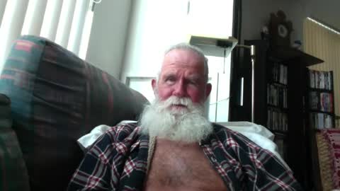 Snapshot of beardbushy chatting on July 17, 2026, 4:12 pm beardbushy online show from July 17, 2026, 4:12 pm