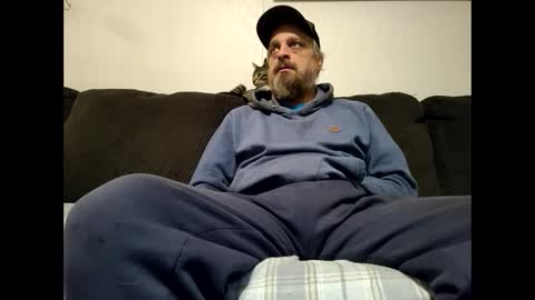 Snapshot of bearded_woodsman chatting on December 4, 2024, 4:54 am bearded_woodsman online show from December 4, 2024, 4:54 am