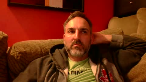 Snapshot of beardedambition chatting on June 17, 2026, 1:19 am beardedambition online show from June 17, 2026, 1:19 am