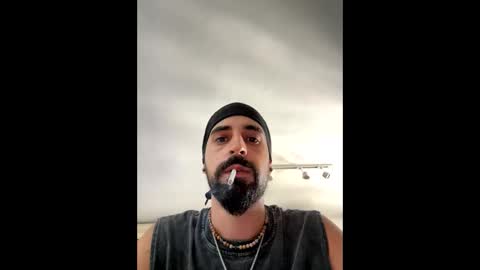Snapshot of beardedbaldy_09 chatting on October 17, 2025, 12:19 pm Ask me online show from October 17, 2025, 12:19 pm