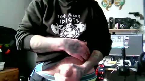 beardednjuicycock online show from February 9, 2026, 1:48 pm