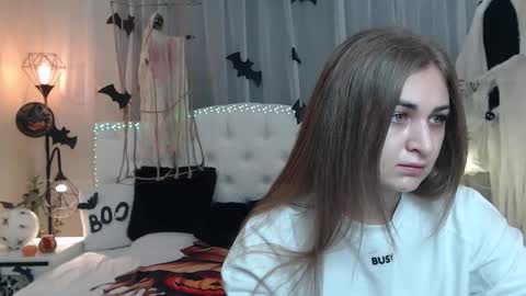 beataangel online show from November 1, 2025, 8:27 am