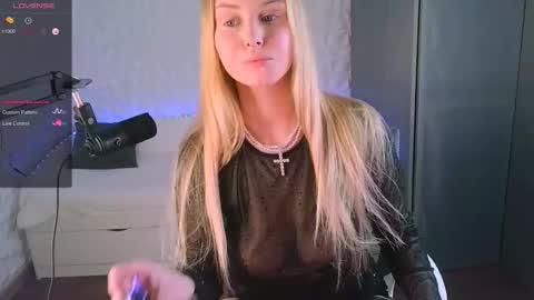 Beatrice online show from November 12, 2025, 9:25 pm