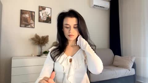 Katie online show from October 27, 2025, 11:14 am