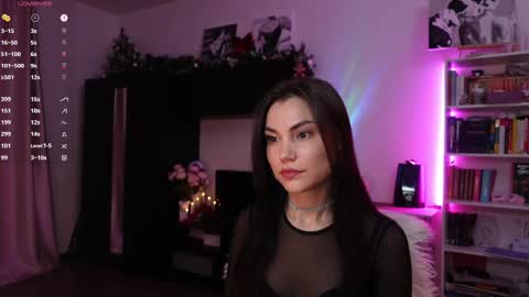 Snapshot of beatricefawne chatting on February 25, 2025, 7:47 pm Bzzz Bea online show from February 25, 2025, 7:47 pm