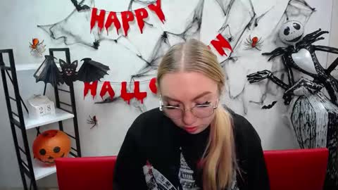 BeatriceFlyy online show from October 29, 2025, 1:02 pm