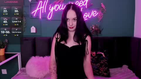 Snapshot of beatricereeves chatting on December 9, 2024, 1:29 am Beatrice 3 online show from December 9, 2024, 1:29 am