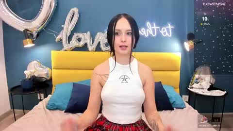 Snapshot of beatricereeves chatting on February 19, 2025, 10:45 am Beatrice 3 online show from February 19, 2025, 10:45 am