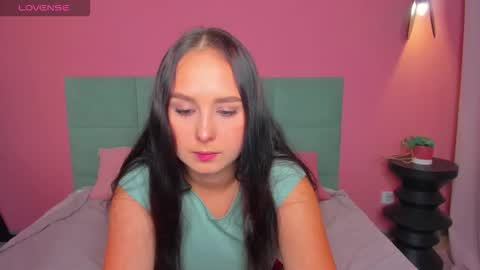 Snapshot of beatricereeves chatting on September 18, 2025, 1:40 am Beatrice 3 online show from September 18, 2025, 1:40 am