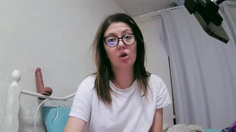 BeatriceTender online show from December 10, 2024, 5:28 am