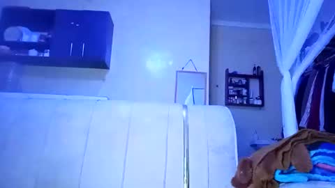 Gia online show from April 1, 2026, 7:44 pm