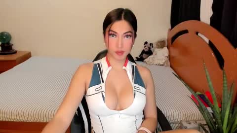 Queen Angela online show from September 18, 2025, 10:39 am