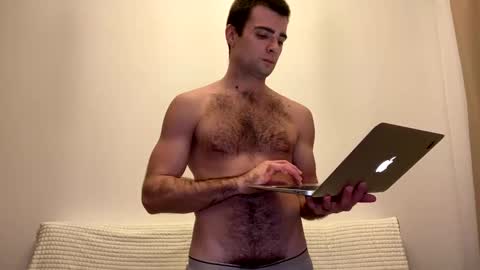 Nik online show from December 20, 2025, 8:05 pm