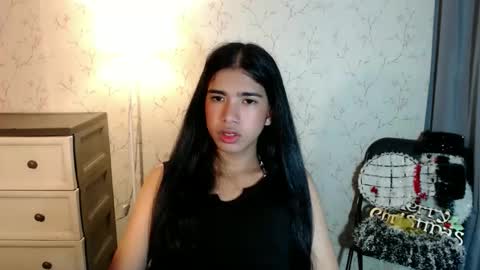 TRIXIE online show from December 14, 2025, 4:01 pm