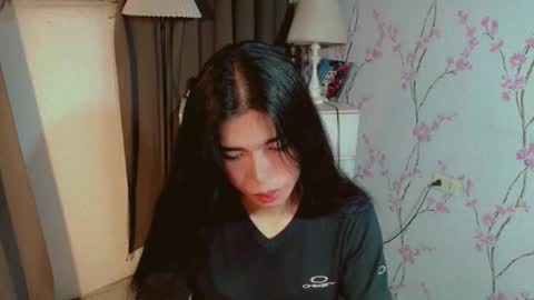 TRIXIE online show from December 17, 2025, 11:38 am