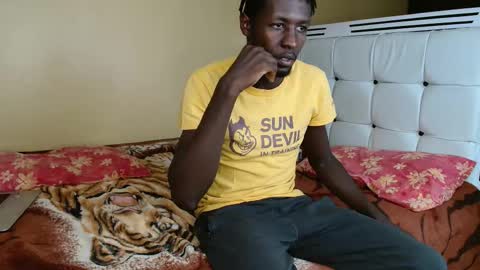 Snapshot of beauty_and_the_beastt chatting on November 25, 2025, 5:51 am Beauty And The Beast online show from November 25, 2025, 5:51 am