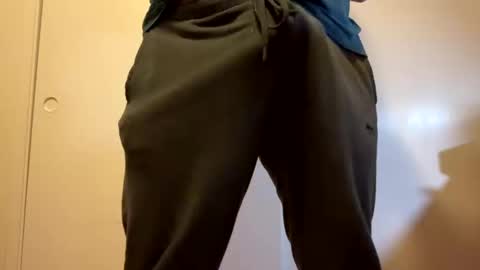 Snapshot of beauty_beastx69 chatting on October 31, 2025, 7:09 am beauty_beastx69 online show from October 31, 2025, 7:09 am