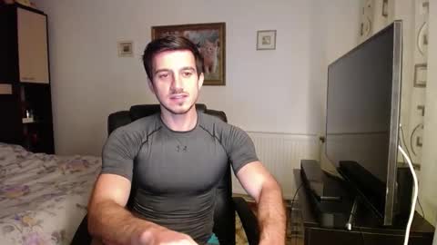 Mia and Jake online show from November 11, 2025, 10:26 am