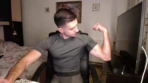 Mia and Jake online show from November 13, 2025, 2:49 pm