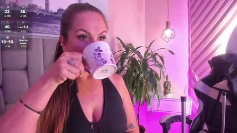 Chantall online show from October 15, 2025, 11:54 am