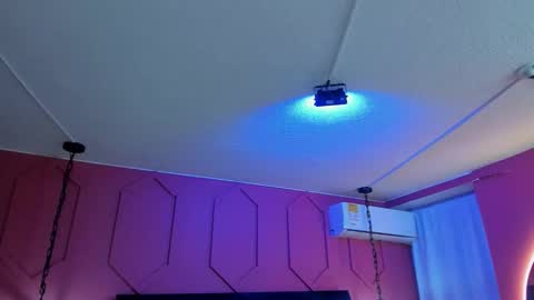 Chantall online show from December 20, 2025, 11:39 am