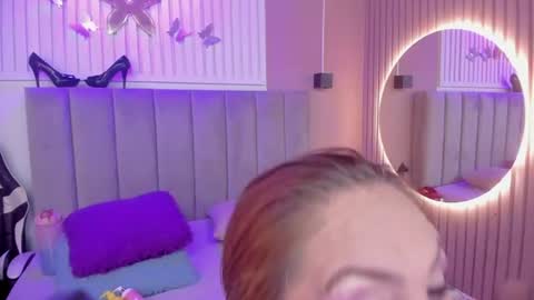 Snapshot of beauty_milf4 chatting on July 17, 2026, 11:39 am Chantall online show from July 17, 2026, 11:39 am