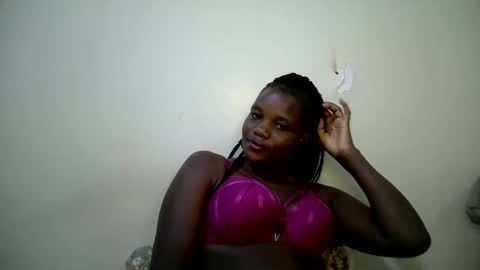 beauty_nina1 online show from December 21, 2025, 7:54 pm
