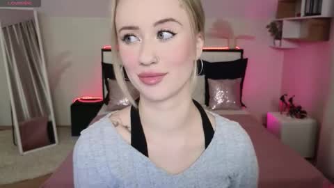 beauty Sasha online show from November 18, 2025, 2:43 pm